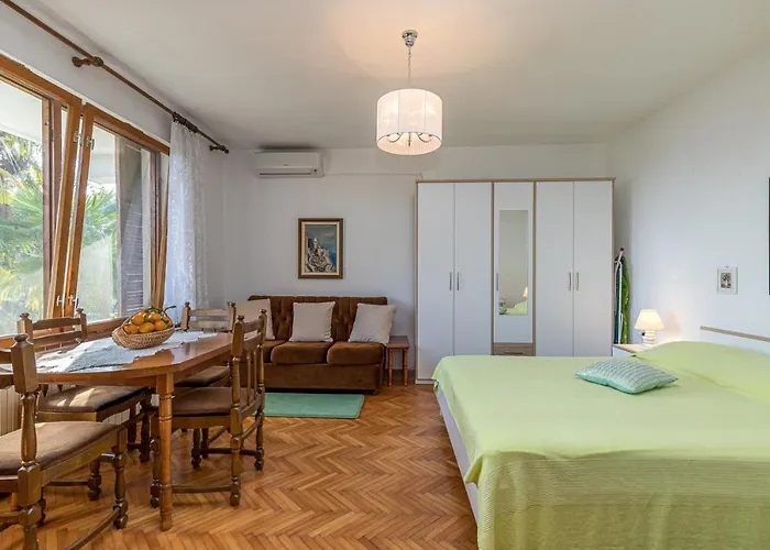 Dusper 347 Vendégház Lovran