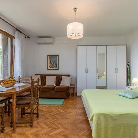 Dusper 347 Gasthuis Lovran