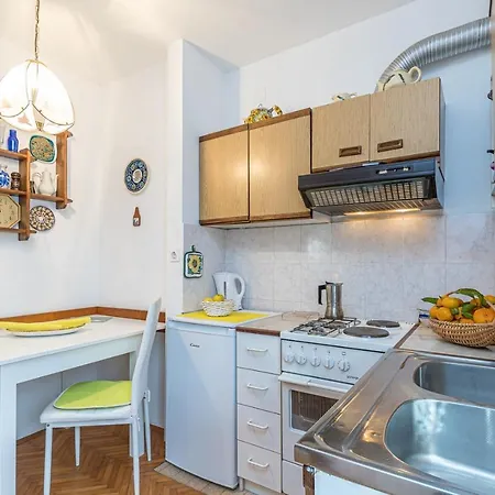 Gasthuis Dusper 347 Lovran