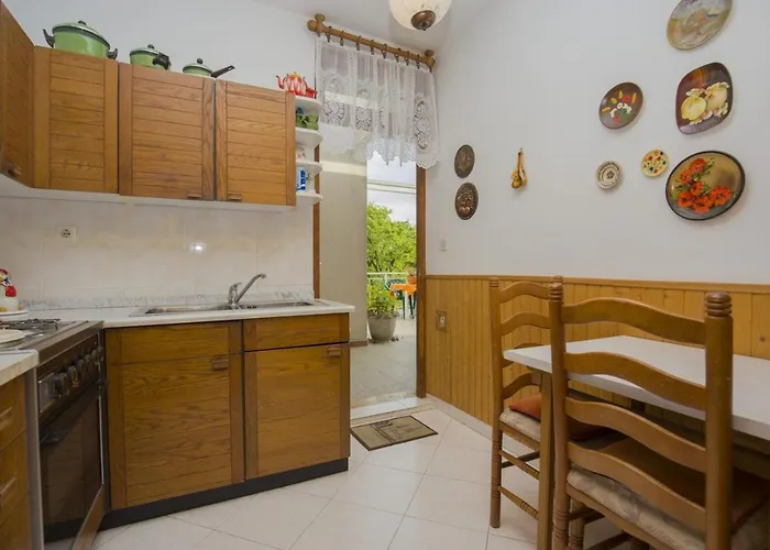 Dusper 347 Pensjonat Lovran